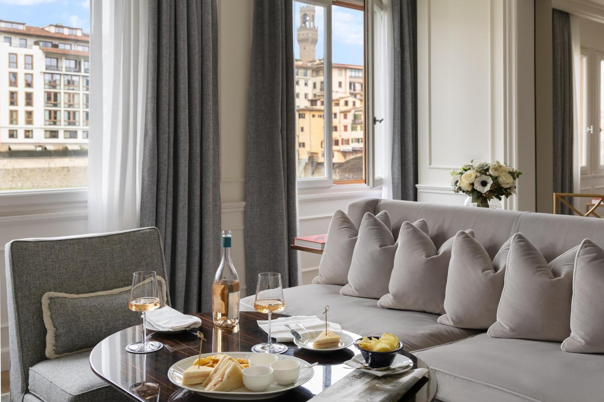 Lungarno Luxury Apartments - By Lungarno Collection Флоренция Экстерьер фото